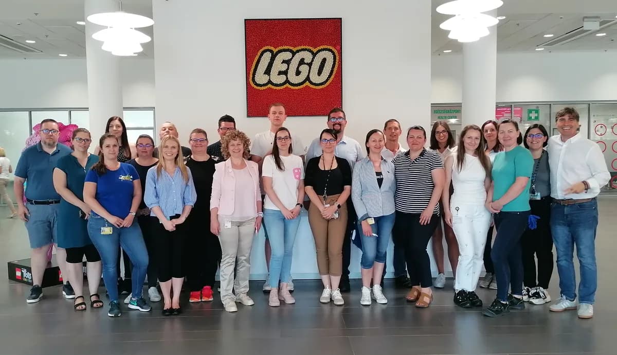 A LEGO Munkahelyi Mentál Mentor képzésének résztvevői